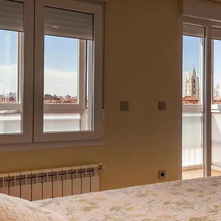 The View - Reformado Con Vistas A La Catedral - Leonapartamentos *