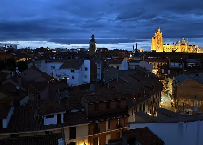 The View - Reformado Con Vistas A La Catedral - Leonapartamentos Appartamento León